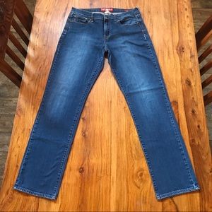 Lucky Brand Med Wash Sofia Straight Jean Size 12